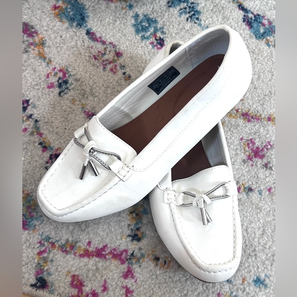 Nautical White Flats/Loafer w/Tassel Size 8 - Picture 1 of 3